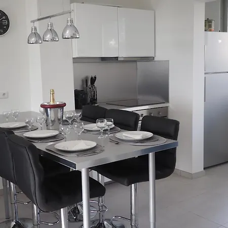 Le Camelia Apartment *